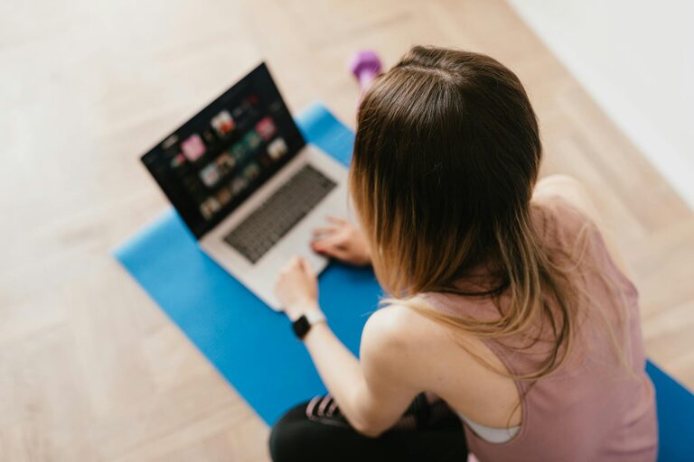 How to Protect Your Eyes During Screen Time: Practical Tips for Eye Health